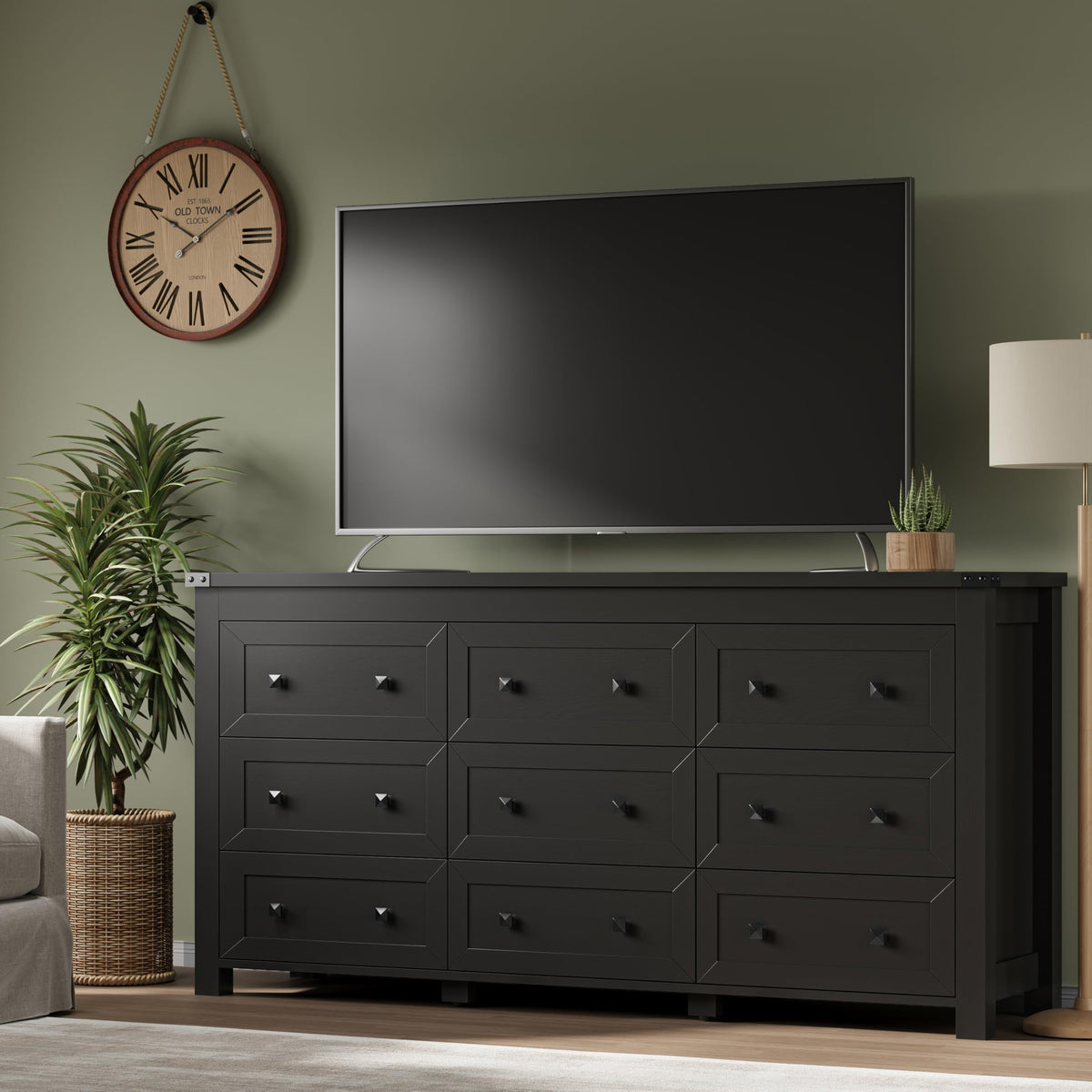 9 Drawer Wood Dresser Q9235